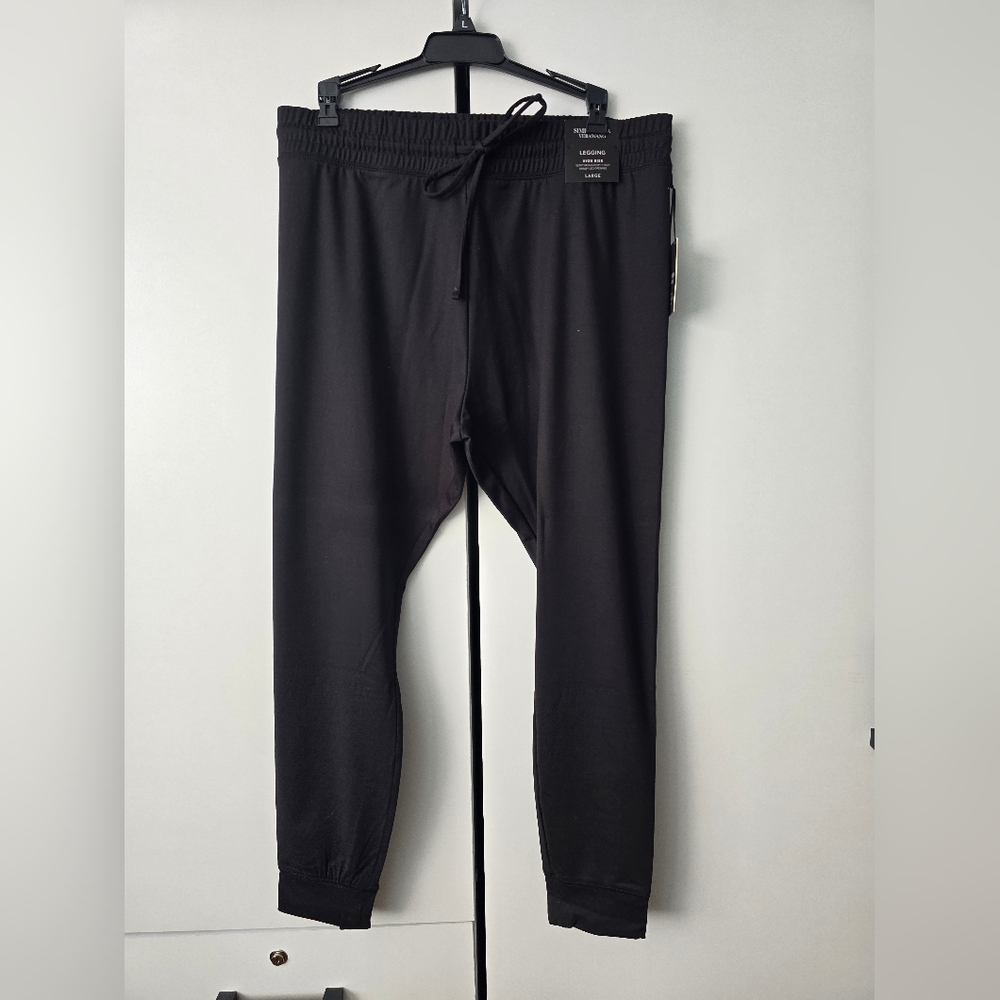 Simply Vera L NWT Black Jogger Leggings